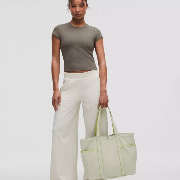 Lululemon Daily Multi-Pocket Tote Bag 20L, Green, BNWT - Picture 2 of 6
